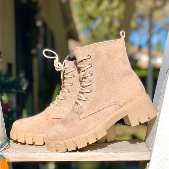 ⚡FINAL PRICE Beige Vegan Suede Lug Combat Boots - Picture 2 of 9